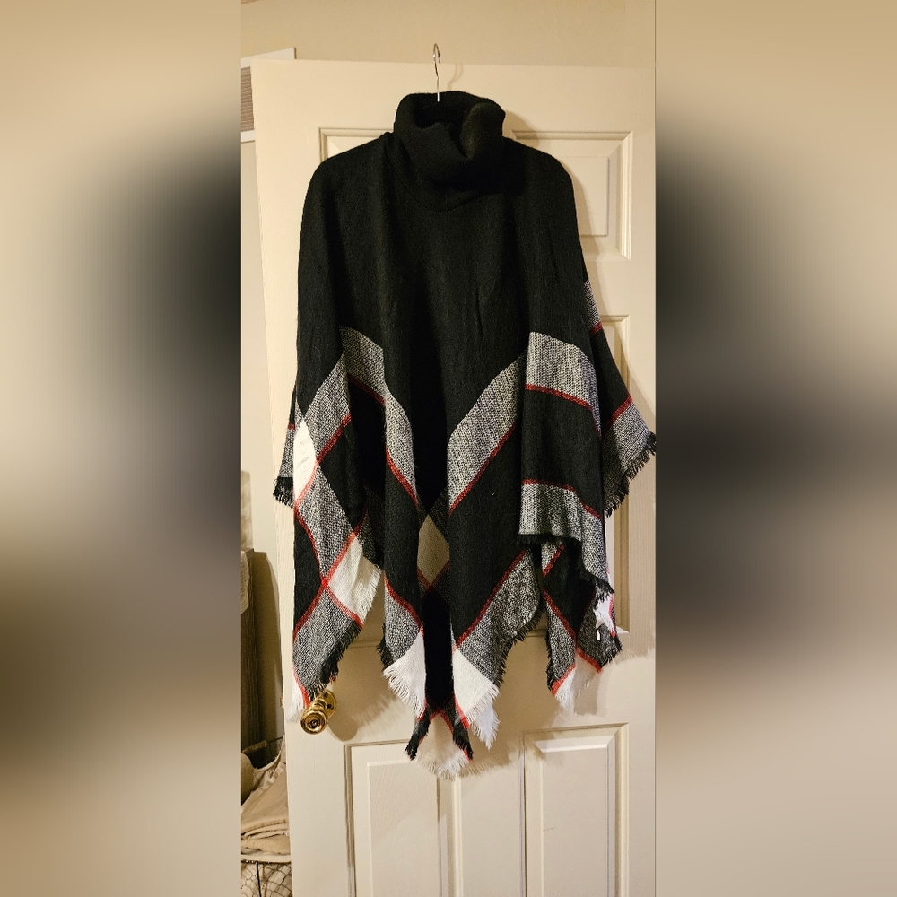 Lulu's Black and White Cape with Red Accents